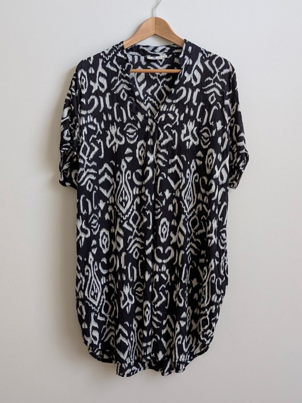 Alchemy One Size designed in Canada 100% rayon lightweight cover tunic top